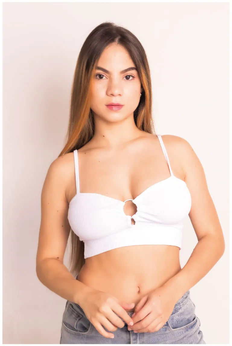 Crop top de tiras con argolla frontal y fajón